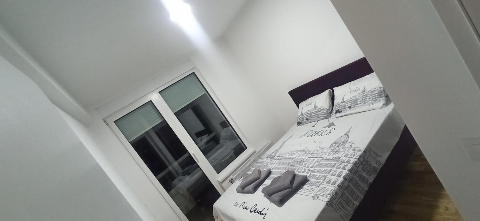 Lux 8, Center, Free Parking * Ni